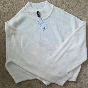 H&M divided cropped cream sweater, NWT, size small